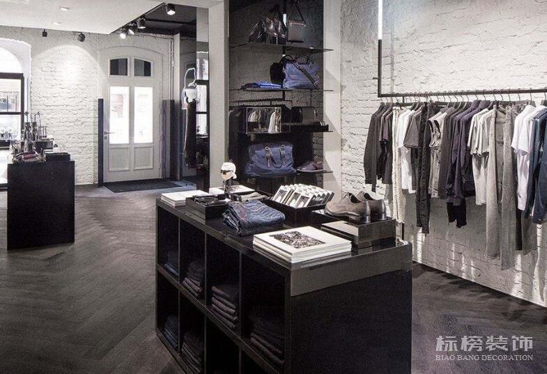 深圳服裝店鋪裝修如何選擇燈光?