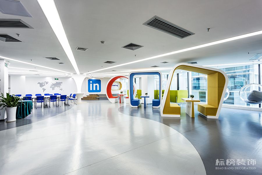 高層龍崗辦公室裝修怎么顯得有企業(yè)文化,體現(xiàn)公司特色